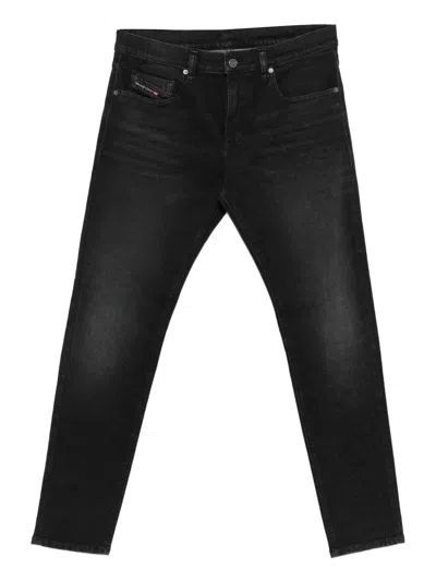 Diesel Logo-plaque Jeans In Black