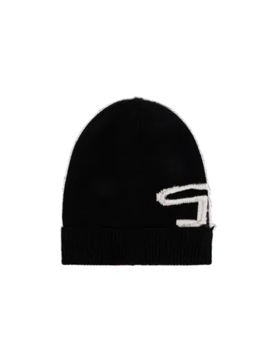 Diesel Logo Woolen Cap In Black