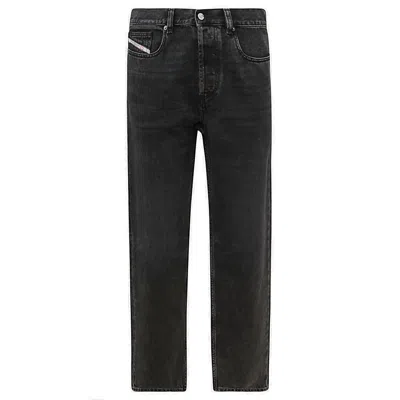 DIESEL MEN'S D-MACS LOGO PATCH STRAIGHT LEG DENIM JEANS IN BLACK