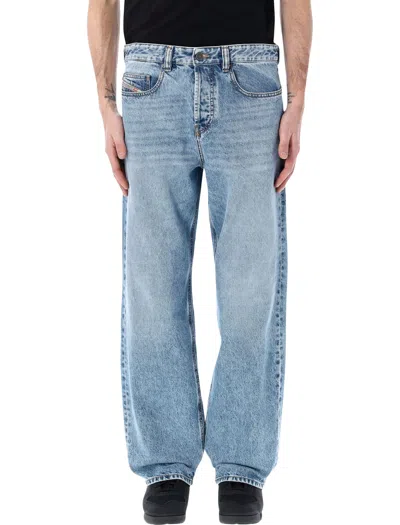 Diesel Relaxed 2001 D-macro Jeans In Blue