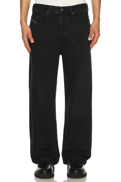 Diesel Relaxed Fit 2001 D-macro Jean In Black