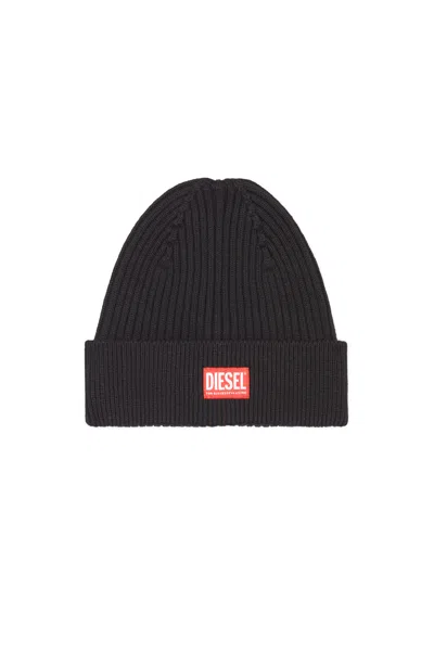 Diesel Ribbed Beanie With Logo Patch In Nero