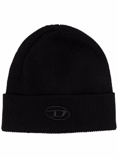 Diesel Ribbed Knit Logo Beanie In Black