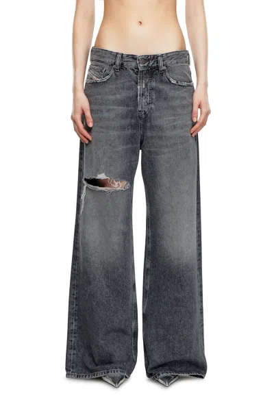 DIESEL STRAIGHT JEANS