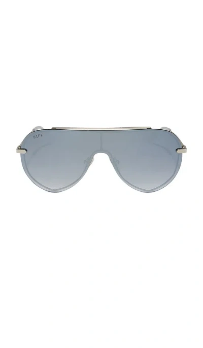 Diff Eyewear Imani Sunglasses In Metallic Silver