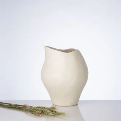 Dina Decor Mosco Cream Vase In White