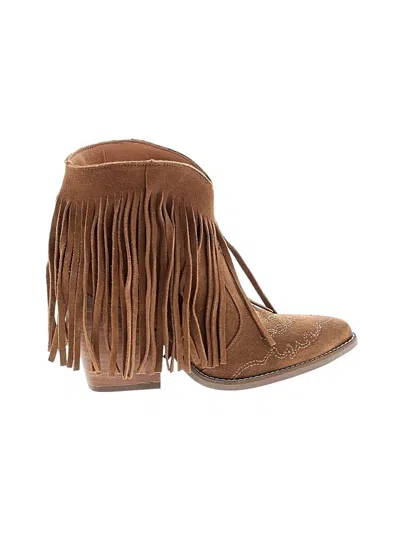Dingo Ankle Boots In Brown