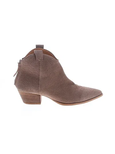 Pre-owned Dingo Ankle Boots In Brown