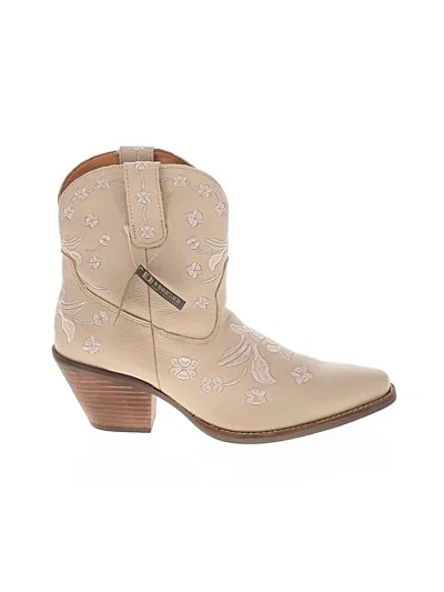 Dingo Ankle Boots In Neutral