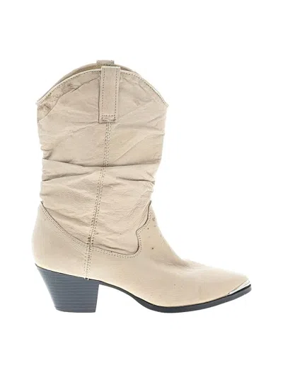 Pre-owned Dingo Boots In Ivory