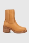 Dingo Roxy Leather Bootie In Plantain, Women's At Urban Outfitters In Brown