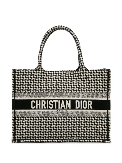 Pre-owned Dior 2019 Medium  Book Tote Bag In White