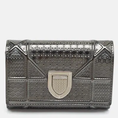 Pre-owned Dior Ama Grey Patent Leather Trifold Wallet