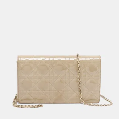 Pre-owned Dior Beige Cannage Patent Leather Pouch With Chain In Sand