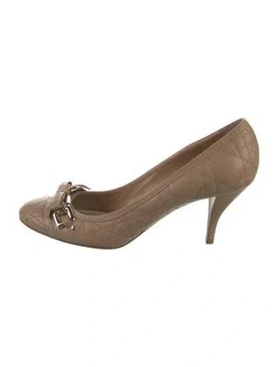 Pre-owned Dior Cannage Pattern Leather Pumps In Neutral