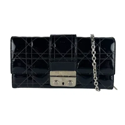 Pre-owned Dior Christian  Black Patent Leather Chain/shoulder Wallet ()