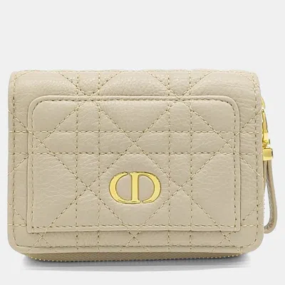Pre-owned Dior Christian  Caro Acacias Half Wallet S5240uwhc In Sand