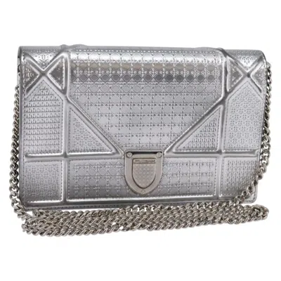 Pre-owned Dior Christian  Ama Wallet On Chain Metallic Distressed Calfskin Silver Leather Bag ()