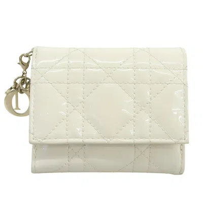 Pre-owned Dior Christian  Ivory Patent Leather Wallet (tri-fold) ()