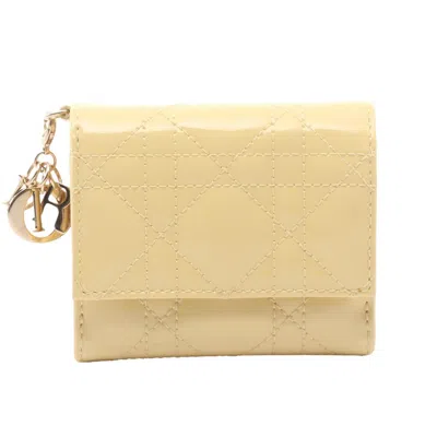 Pre-owned Dior Christian  Yellow Patent Leather Wallet (tri-fold) ()