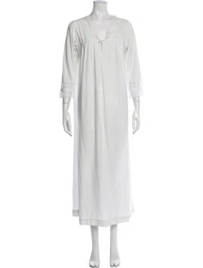 Pre-owned Dior Embroidered Accent Nightgown In White