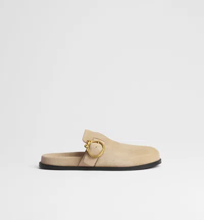Dior Flat In Neutral