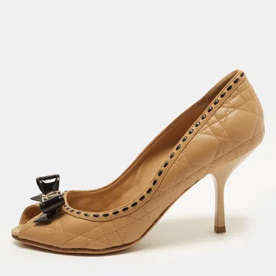Pre-owned Dior Idyll Size 39.5 Beige Quilted Leather Peep Toe Pumps In Sand