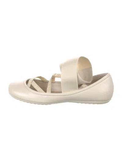 Pre-owned Dior Leather Ballet Flats In Neutrals