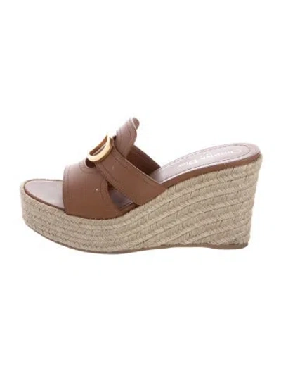 Pre-owned Dior Leather Mules In Neutral