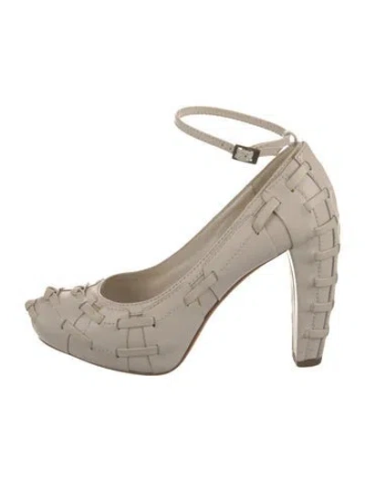 Pre-owned Dior Leather Pumps In Neutral