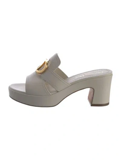 Pre-owned Dior Leather Slides In Neutral