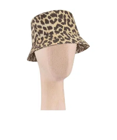 Dior Logo Small Rimmed Barrel Cap In Nude