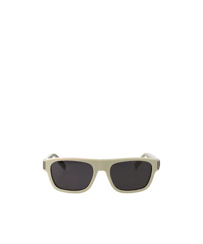 Dior Logo Sunglasses In Black