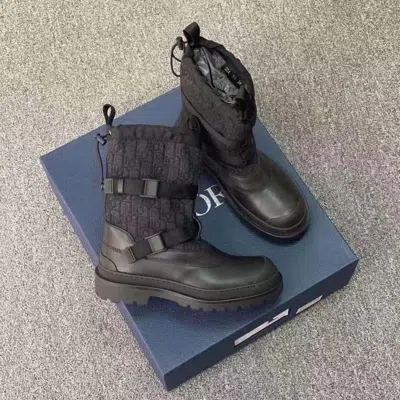 Dior Logo Thick-soled Boots In Black