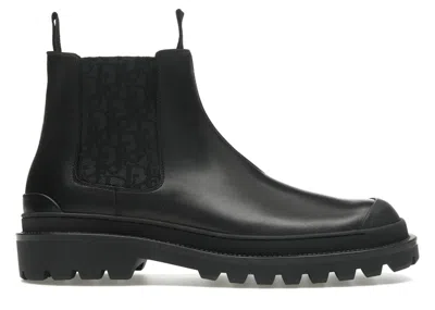 Pre-owned Dior Men's  Explorer Chelsea Boot  Oblique Motif Sneakers In Black