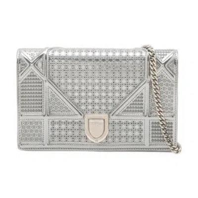 Pre-owned Dior Patent Leather Ama Wallet On Chain In Silver