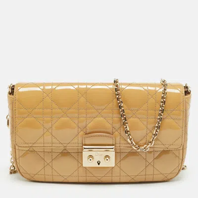 Pre-owned Dior Promenade Beige Cannage Patent Leather Chain Clutch In Sand