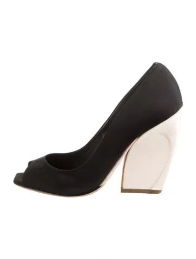 Pre-owned Dior Pumps In Black