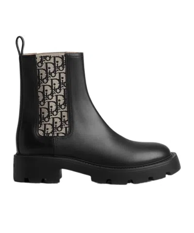 Dior Round Toe Short Boots In Black