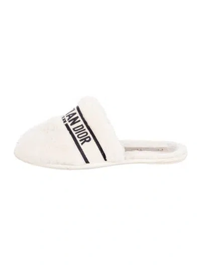 Pre-owned Dior Shearling Graphic Print Slippers In White