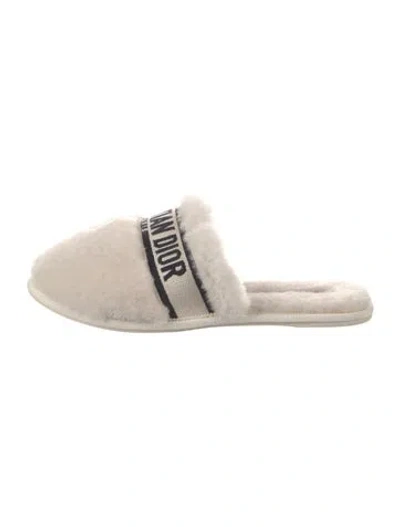 Pre-owned Dior Shearling Graphic Print Slippers In White