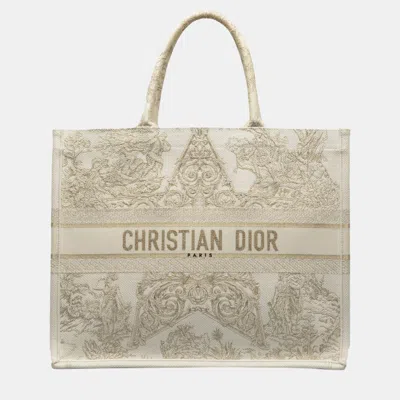 Pre-owned Dior White Large Around The World Stella Embroidered Book Tote