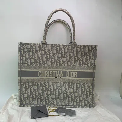 Dior Women Pre-loved Bag Very Good Condition In Gray