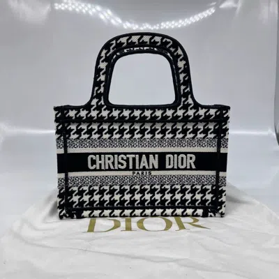Dior Women Pre-loved Bag Very Good Condition In Black
