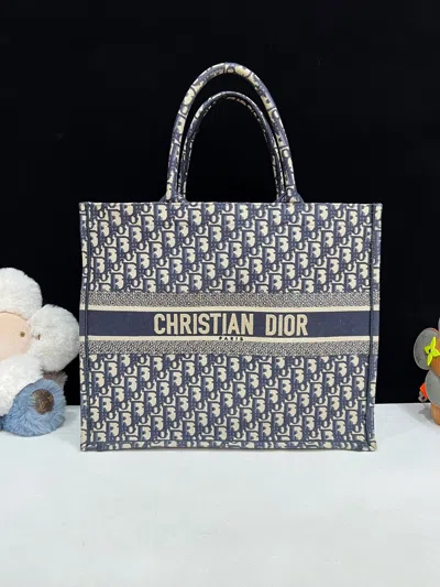 Dior Women Pre-loved Bag Very Good Condition In Blue