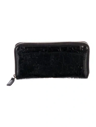 Pre-owned Dior Issimo Pattern Patent Leather Continental Wallet In Black