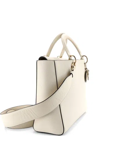 Pre-owned Dior Issimo Pebbled Leather Medium Tote Bag In Neutral