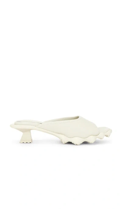 Dirt Range Slides In Cream