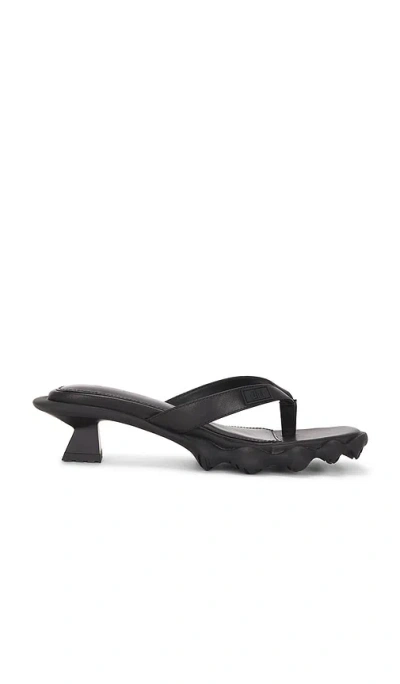 Dirt Range Thongs In Black