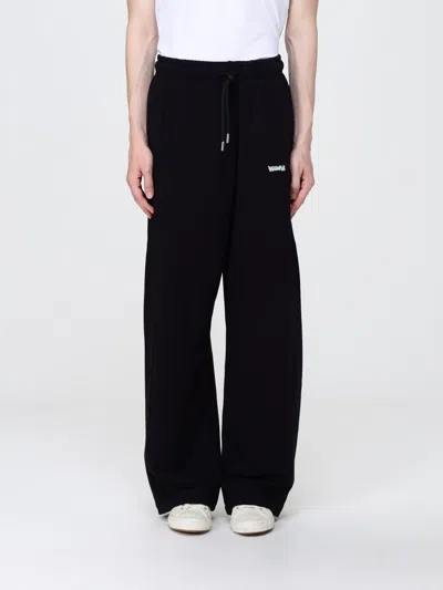 Disclaimer Shorts Woman In Black